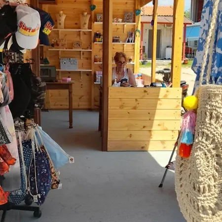 Ξενοδοχείο με διαμερίσματα Persefoni & Mezonetes Τορώνη