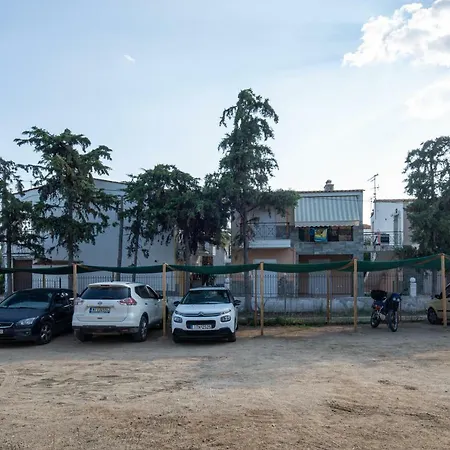 Ξενοδοχείο με διαμερίσματα Persefoni & Mezonetes Τορώνη