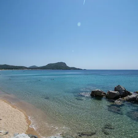 Ξενοδοχείο με διαμερίσματα Persefoni & Mezonetes 3*