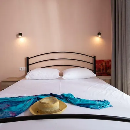 Aparthotel Persefoni Apartments&mezonetes 3*