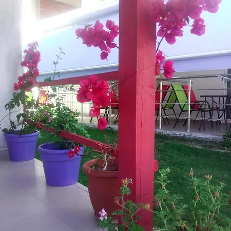 Persefoni & Mezonetes Aparthotel Toroni