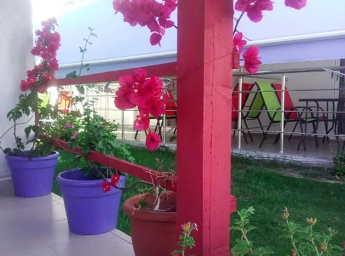 Persefoni & Mezonetes Apartmanhotel Toróni