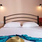 Persefoni & Mezonetes 3*
