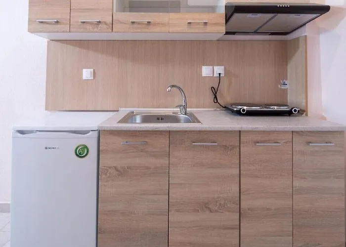 Persefoni & Mezonetes Toróni