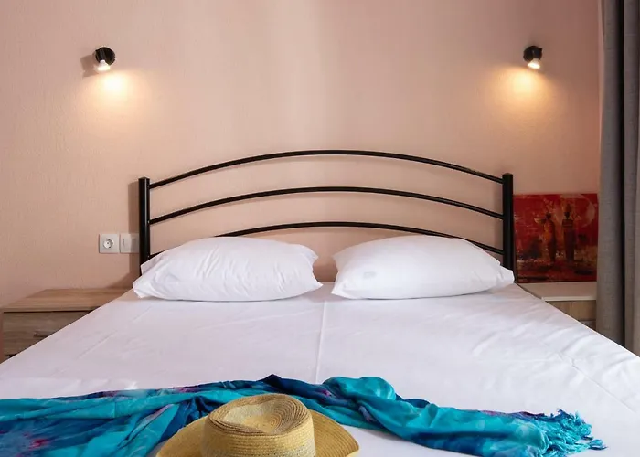 Persefoni & Mezonetes 3*