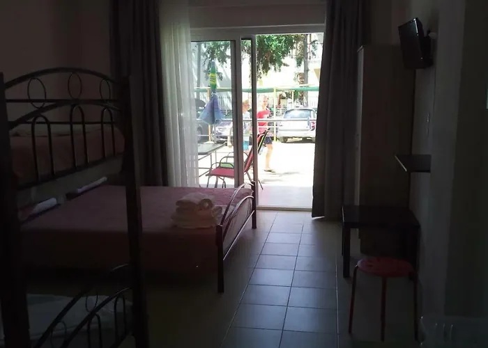 Persefoni & Mezonetes Apartmanhotel Toróni