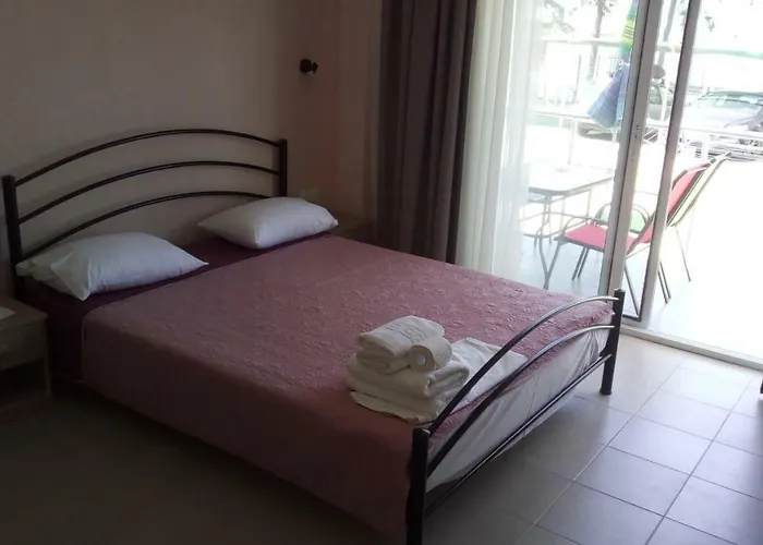Persefoni & Mezonetes Apartmanhotel 3*